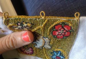 The 3 loops were attached to the bag prior to stitching the base with edged Elizabethan twisted chain stitch (instructions from Carey, 2009)
