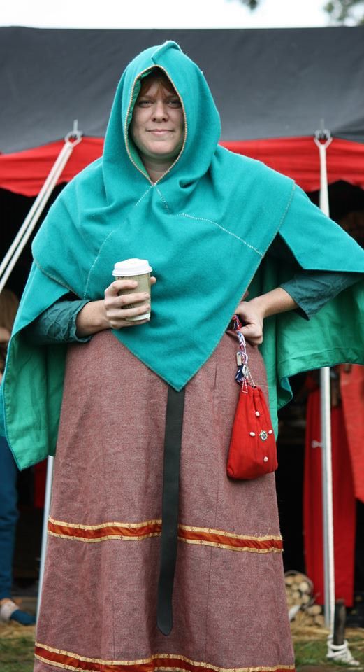 Me at Rowany Festival 2015 wearing the new shawl and hood. Photo by Duchess Constanzia Moralez y de Zamora, April 2015.